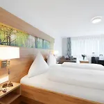 מלון Badischer Hof 4*