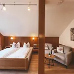 מלון Badischer Hof 4*