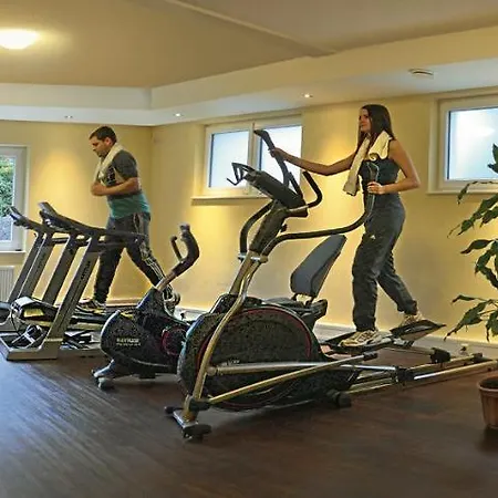 Badischer Hof Hotell 4*