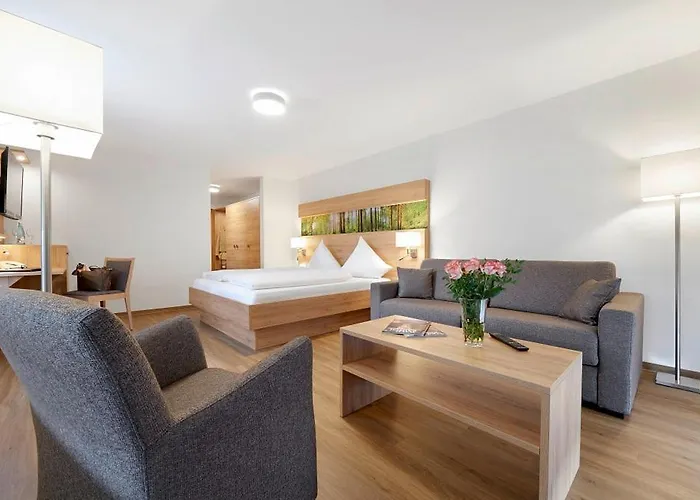 酒店 Badischer Hof 4*